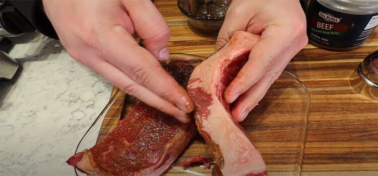 seasoning raw steak