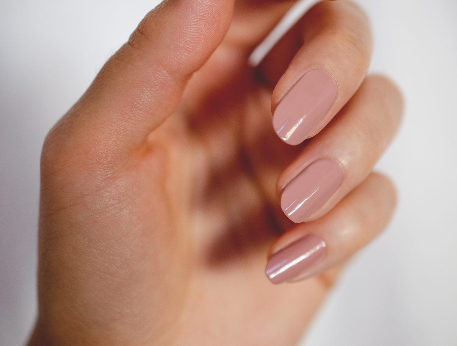 round nail shape with dusty pink nail polish